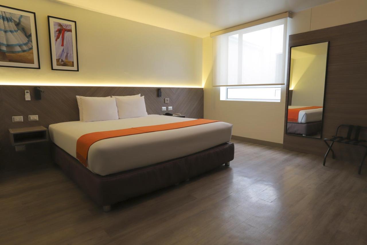 Casa Andina Standard Trujillo Plaza Hotel Ngoại thất bức ảnh
